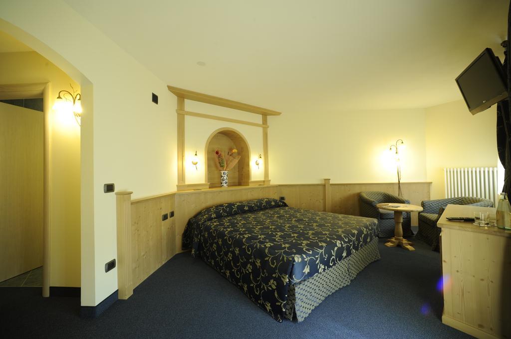Family Hotel Andes - Only For Family Vigo di Fassa Zimmer foto